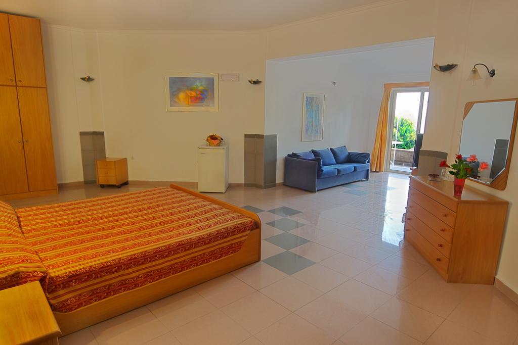 Ilyssion Hotel Lardos Ruang foto
