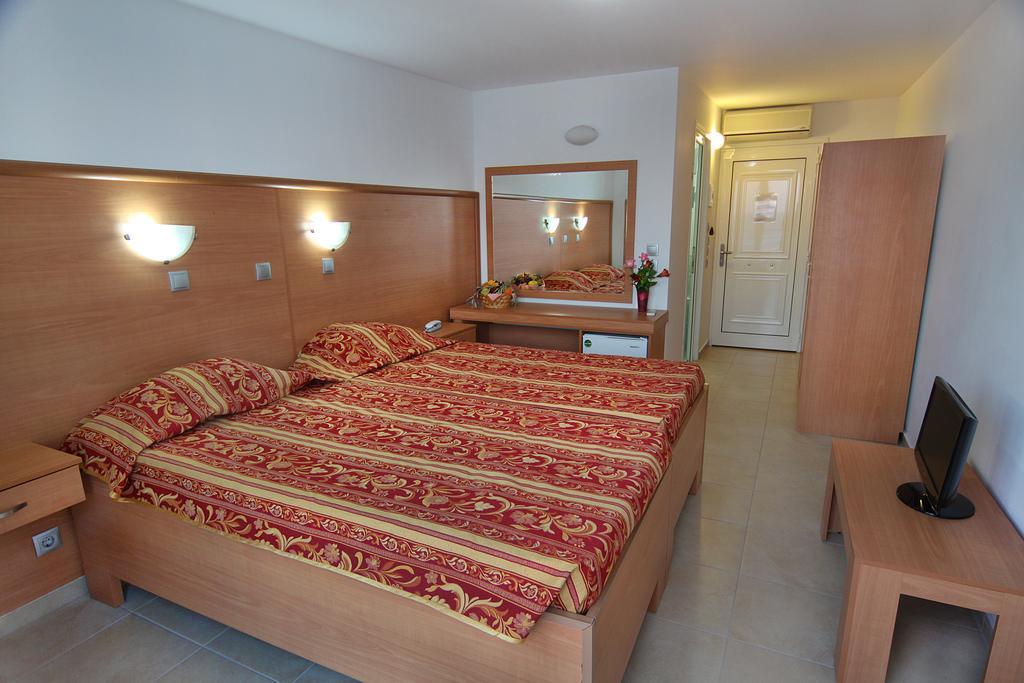 Ilyssion Hotel Lardos Ruang foto