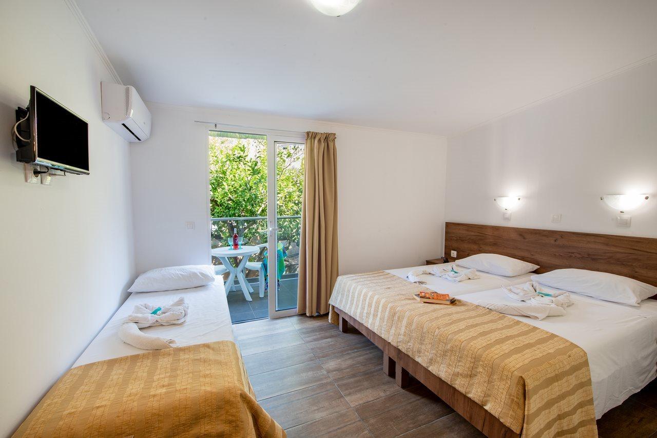 Ilyssion Hotel Lardos Bagian luar foto