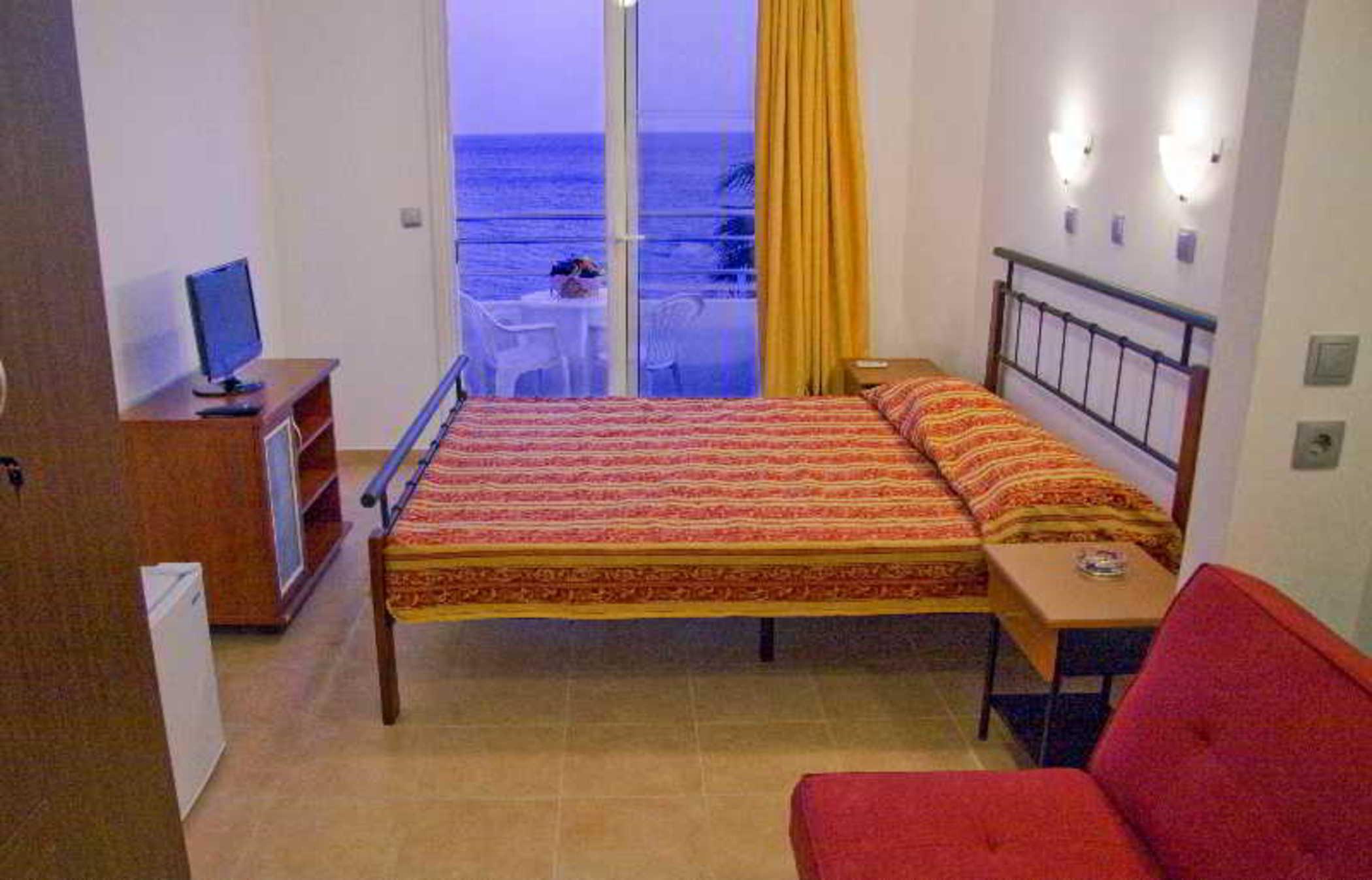 Ilyssion Hotel Lardos Bagian luar foto