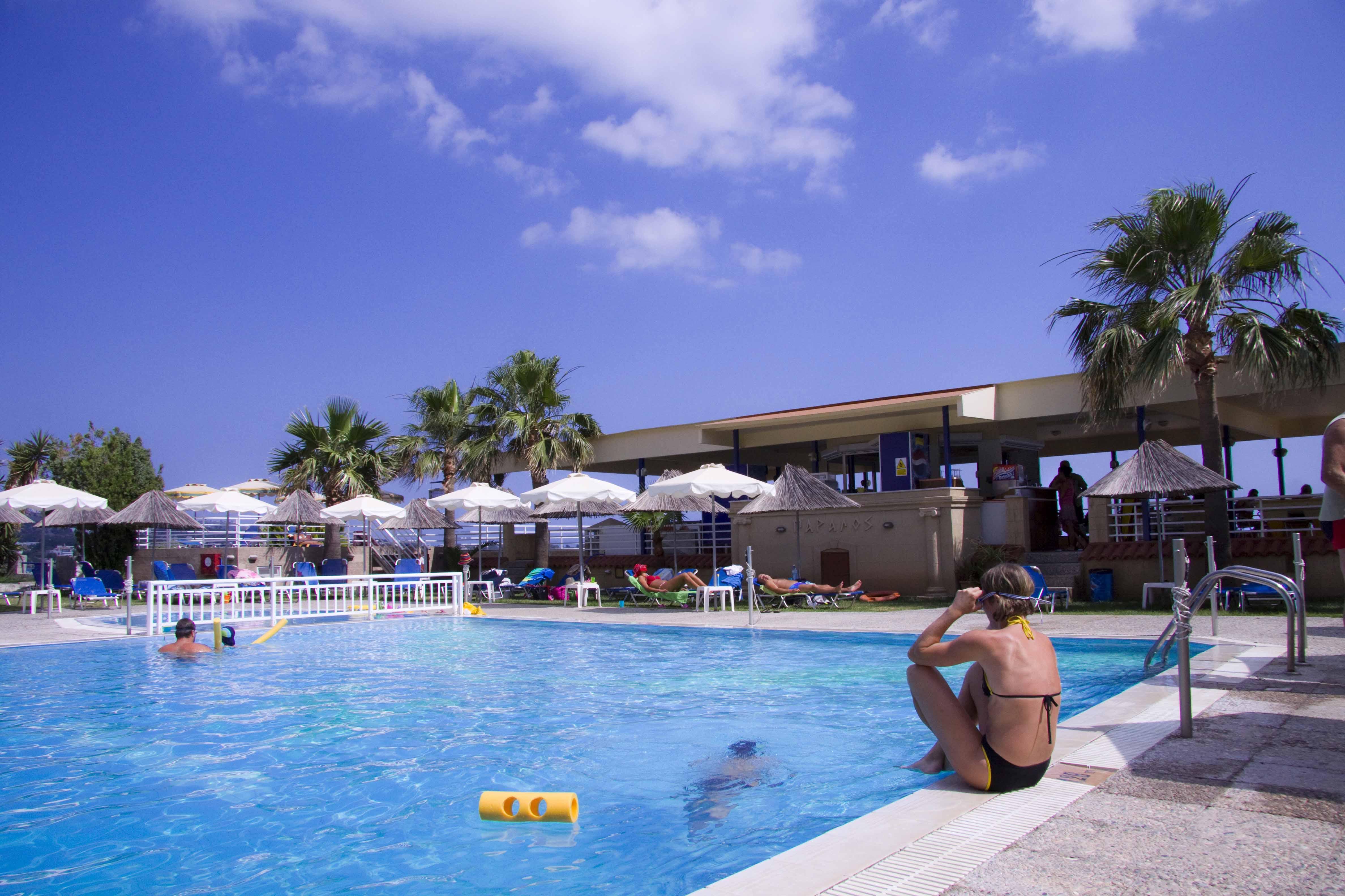 Ilyssion Hotel Lardos Bagian luar foto